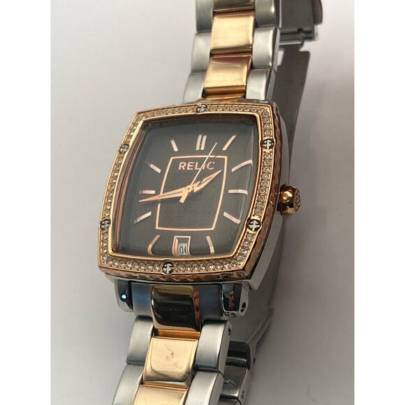 Relic ZR34175 Womens Watch 30mm Rose Gold - New Battery - WR 30m Wrist 5.25 - Picture 4 of 11